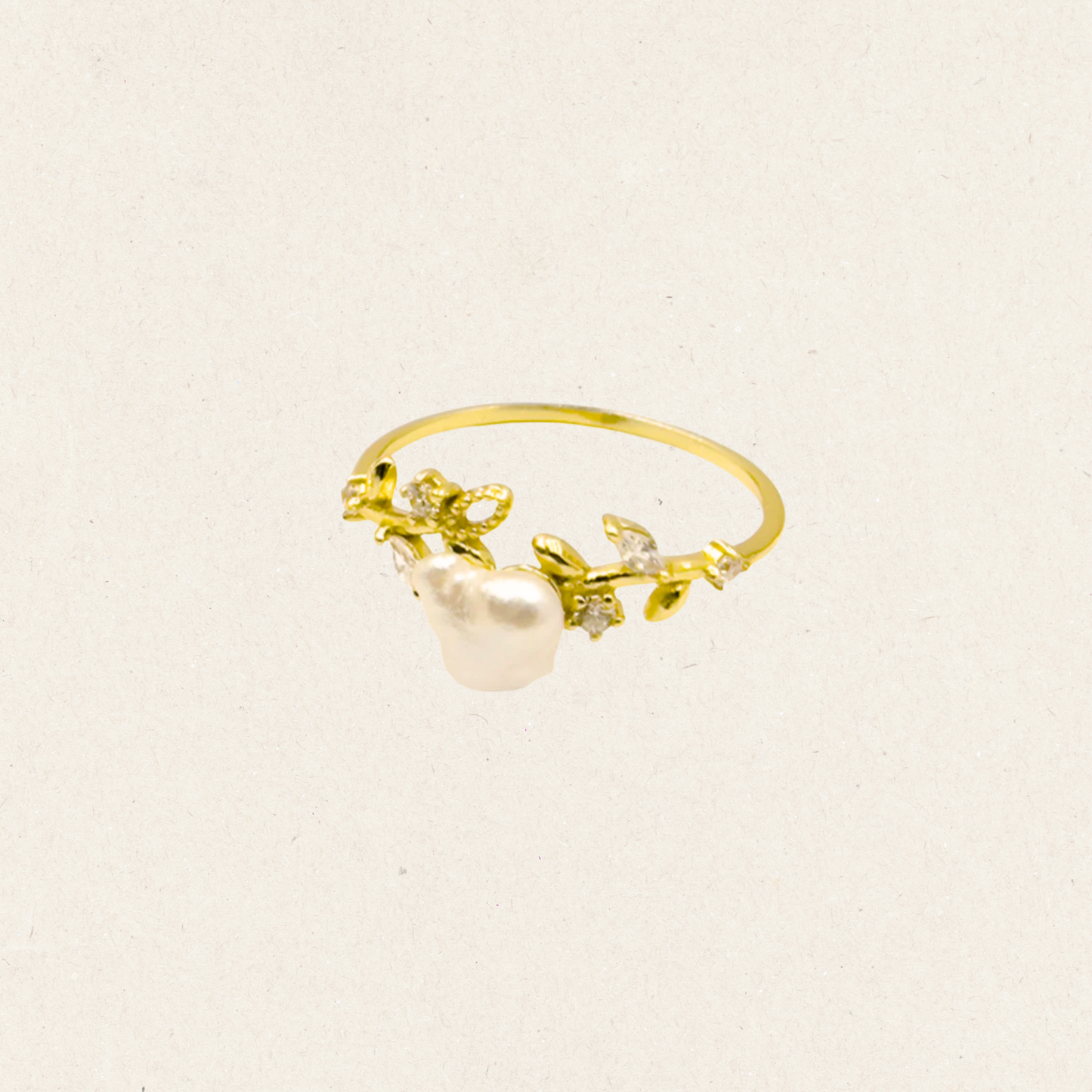 Pearl With Tree Leaf In Gold