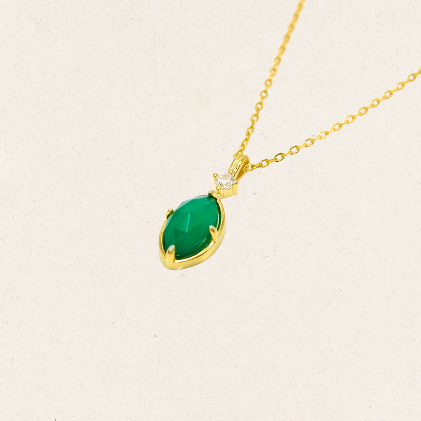 Dainty Emerald Green Necklace
